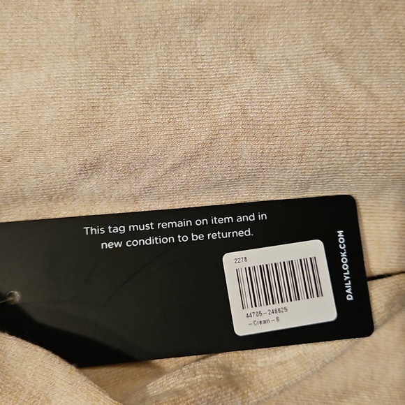 NWT SKIES ARE BLUE 80% Viscose soft v neck stretchy sweater w gold cuff buttons - Picture 9 of 9